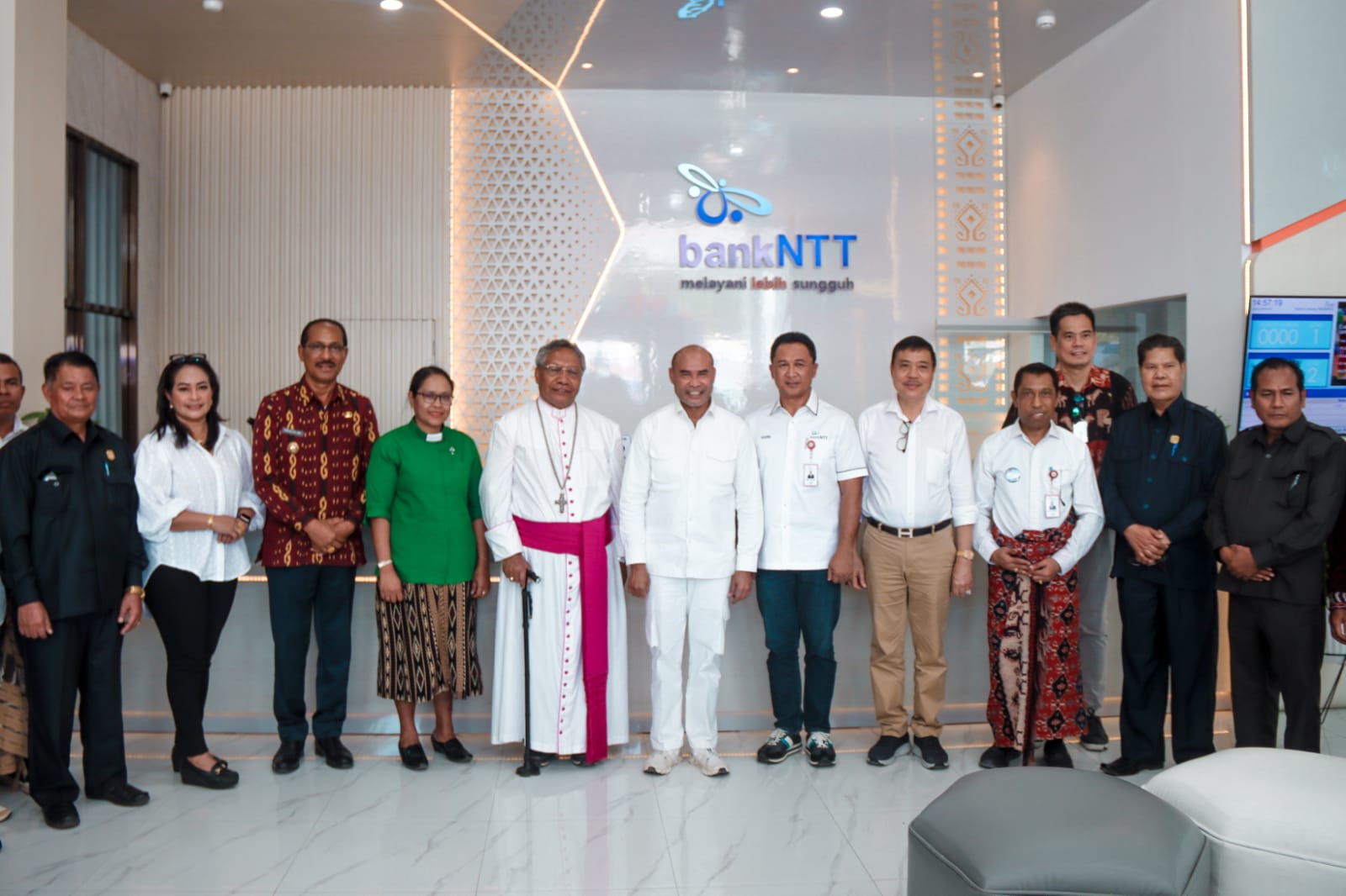 Gubernur Resmikan Gedung Kantor Bank NTT Cabang Waibakul