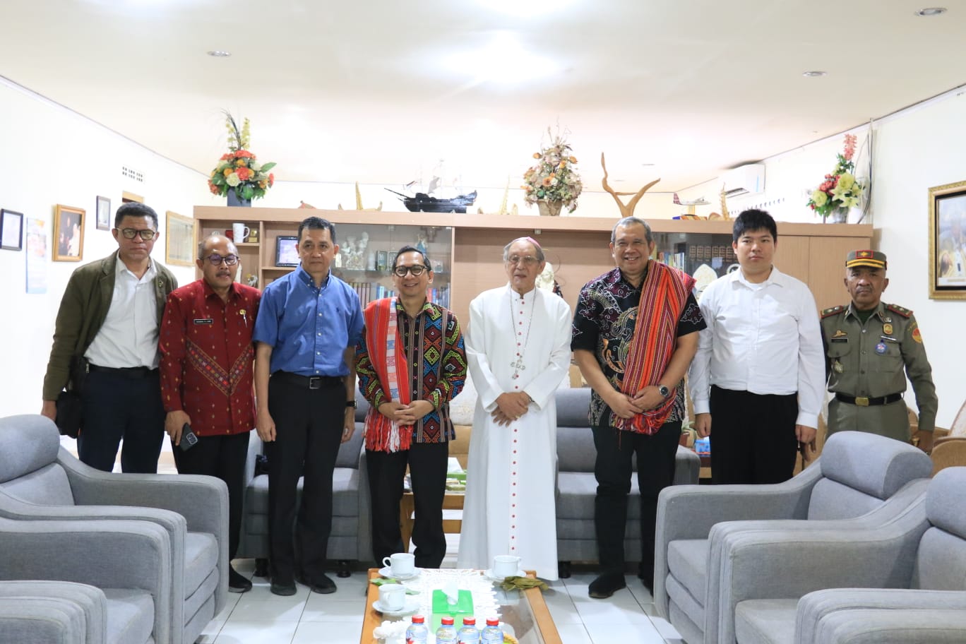 Penjabat Gubernur NTT Bersilaturahmi Dengan Pemuka Agama