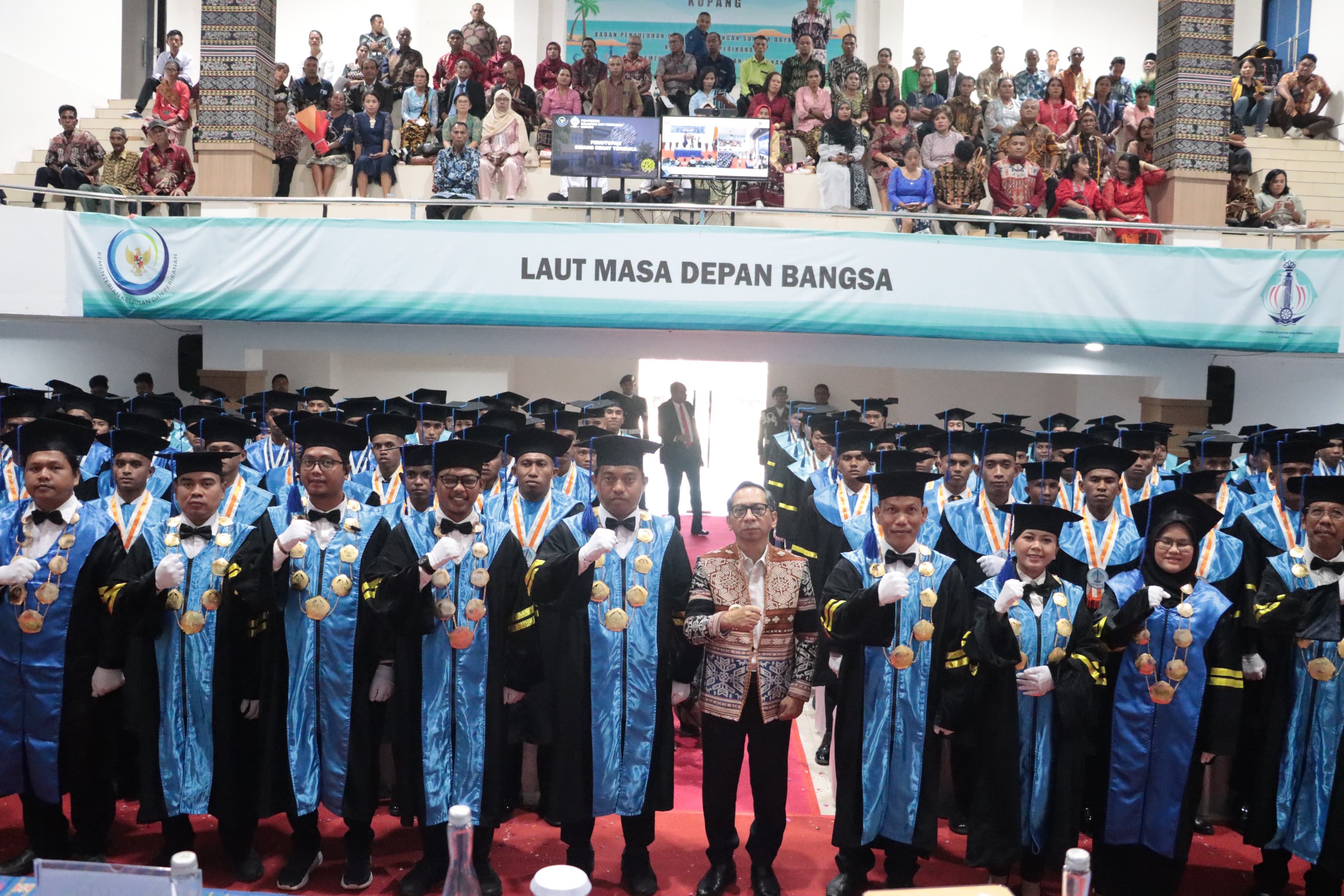 Penjabat Gubernur NTT Hadiri Wisuda Politeknik Kelauatan dan Perikanan Kupang