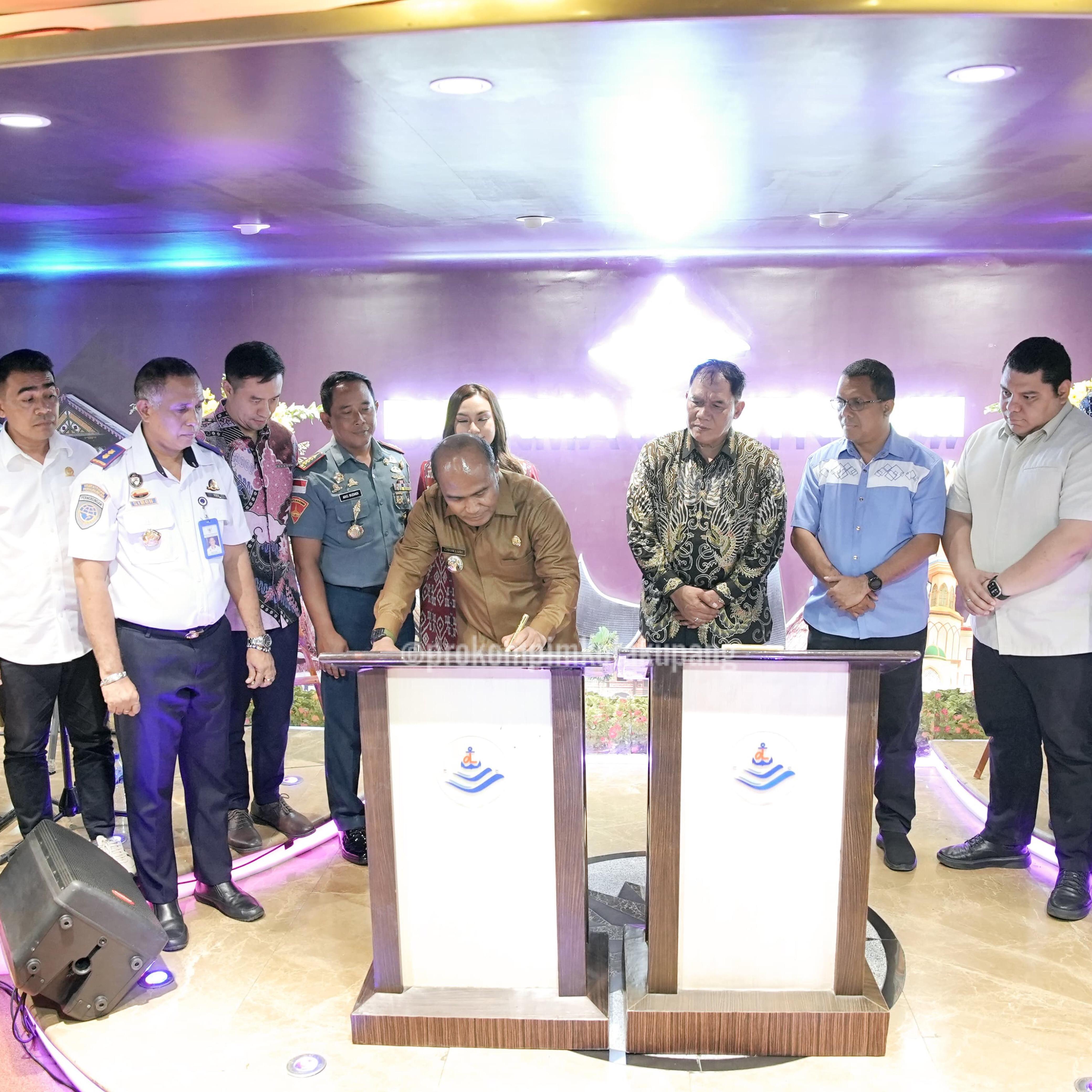 Pj. Wali Kota Sambut Pelayaran Perdana KM. Dharma Rucitra VIII di Pelabuhan Tenau Kupang